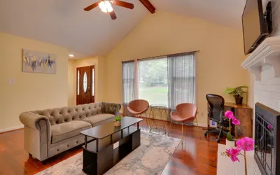 Pet Friendly Charming Cozy Greensboro Gem!