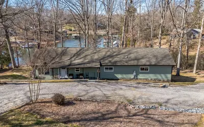 Spacious Hidden Paradise at Lake Norman