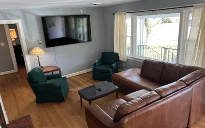 Naval Base Home - 5BR/2BA - Wi-Fi, Pet Friendly, Parking, Extended Stays Welcome