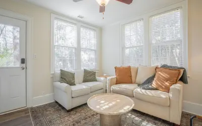 Classic City Apartment w/ Firepit