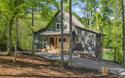 McDonald Lakeside Cottage