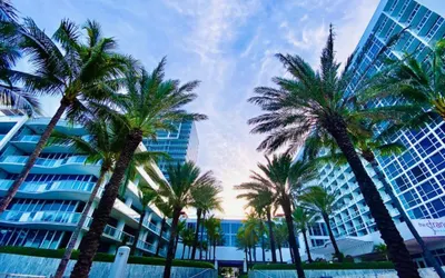 2/2 Private Luxury Suite at Carillon Miami Beach
