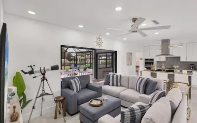 Port Charlotte 4 Bedroom Pool Vacation Home on Peace River