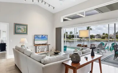 Punta Gorda Isles Private Pool Vacation Home - Waterfront Canal Views