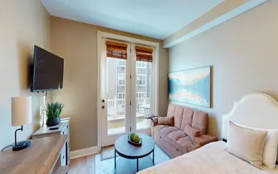 Seneca 217 - Brigham Junior Studio Condo