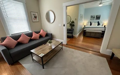 Exposed Brick Suite 1 Bed/ 1 Bath/ Pullout Sofa