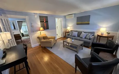 Large & Unique Two Bedroom Apartment Downtown #17