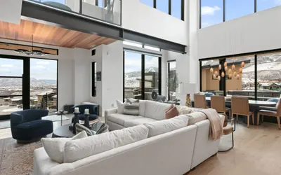 Luxury 6BR w/ Hot Tub, Firepit, Deer Valley Access