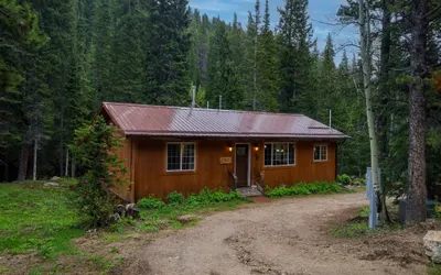 Moon Creek Cabin 4WD