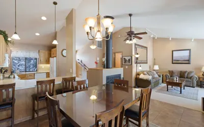 8 Umpqua Ln