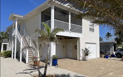 401 Pet-Friendly, Pirate's Cove Retreat