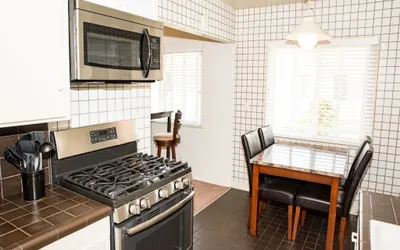 Beautiful 2 Bed Beach Condo #203