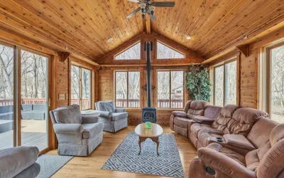 Blaine 5BR Haven Hot Tub, Space & Fun