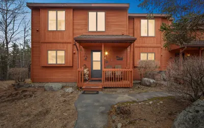 Top Ridge 49P - Family-Friendly End Unit