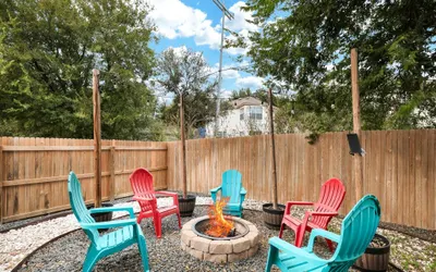 Modern Pet-Friendly Duplex Near River Walk