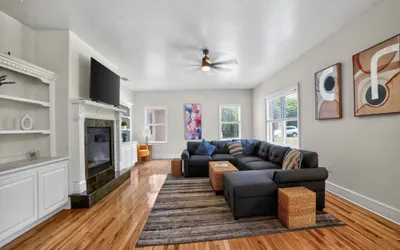 Lakeland Oasis Hot Tub, Lanai & Fire Pit