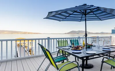 Waterfront Home - Private dock | Pickleball | BBQ