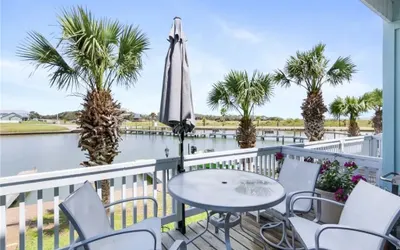 Kontiki Bayfront 602