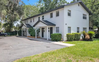 Be Our Guest - Pet Friendly Townhome near Downtown Ocala