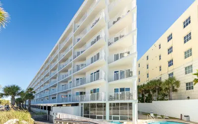 SeaCrest 714