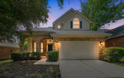 Modern 4BR Gem Chic Comfort in Austin