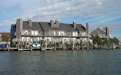 Harbour Island 103L