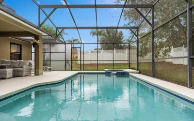 Legacy Park Villa: 5BR, Pool, Spa & Near Disney