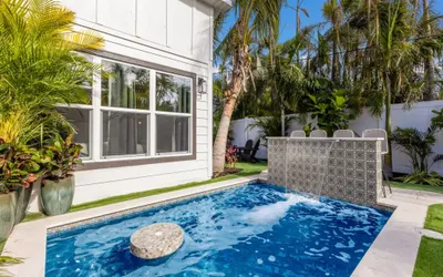 83rd St Villas East