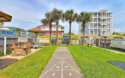 Beachgate Condo Suites and Hotel - King Condo