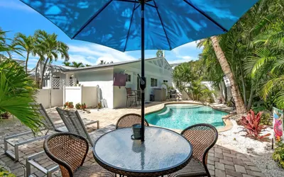Paradise Palms