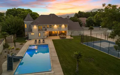 The Country House