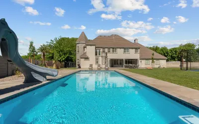 The Country House