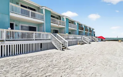 Bayfront Kontiki 107