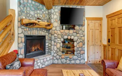 Timber Wolf Lodge 7C