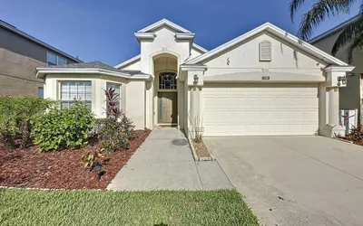 Spacious 4 BED villa with pool/spa and game room