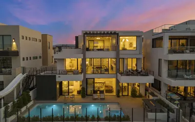 Luxury Beachside