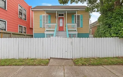 McKensie Cottage- Mid-town- 3 BR- 2 BA