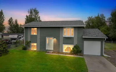 Anchorage 5BR Retreat Hikes, City & Comfort