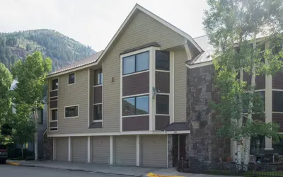 Sundance Condos 202