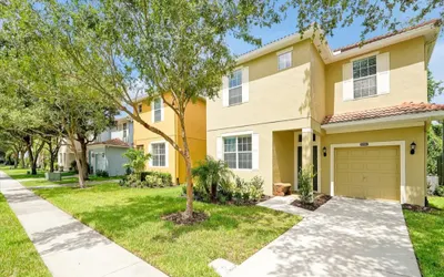 Spacious Vacation Home, No Rear Neighbors!  Close to Clubhouse,BBQ,  Resort Community