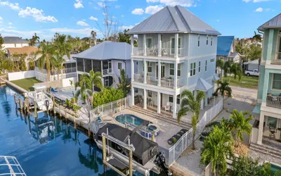 143 Catch and Relax: 5BR Home w/ Pool & Spa!