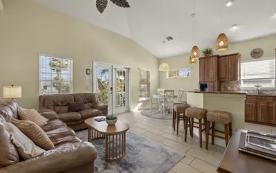241 Oasis Pearl: 3BR Pool Home!