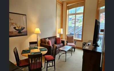 White Pine 502 - One Bedroom