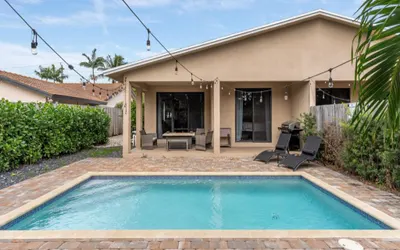Fox Sonata Downtown Pool House