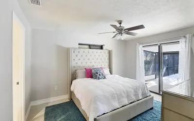 105th with Pool  654 3 bedroom 2 bedroom Remodel in works