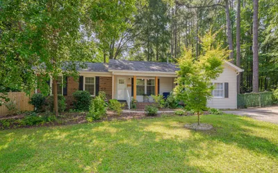 Relaxing Retreat Near North Hills & Downtown