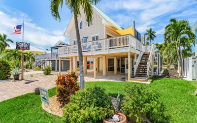 249 Into The Mystic: 3BR/3BA Pool Home!