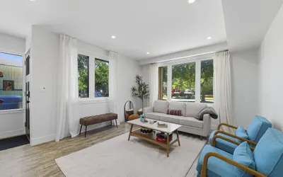 Bright Modern 3Bed 2.5Bath Evanston Home w/Parking