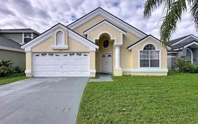 Beautiful 4 Bed Vacation Pool Home Near Disney