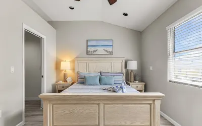 171 Canal Cove: 2BR w/ Canal Views